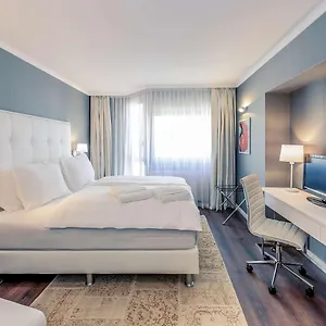 **** Отель Mercure Raphael Австрия