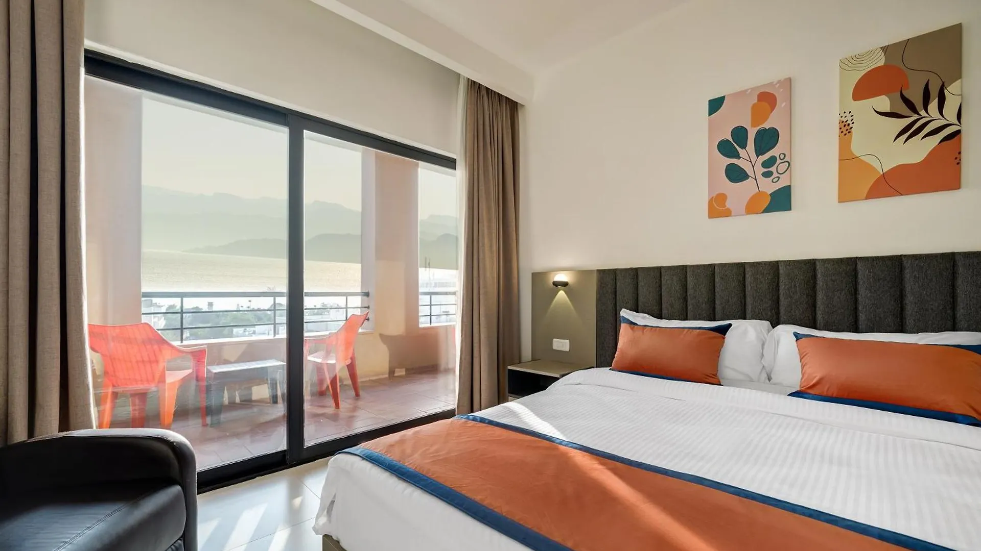 The Loft Hotel By Fhm アカバ